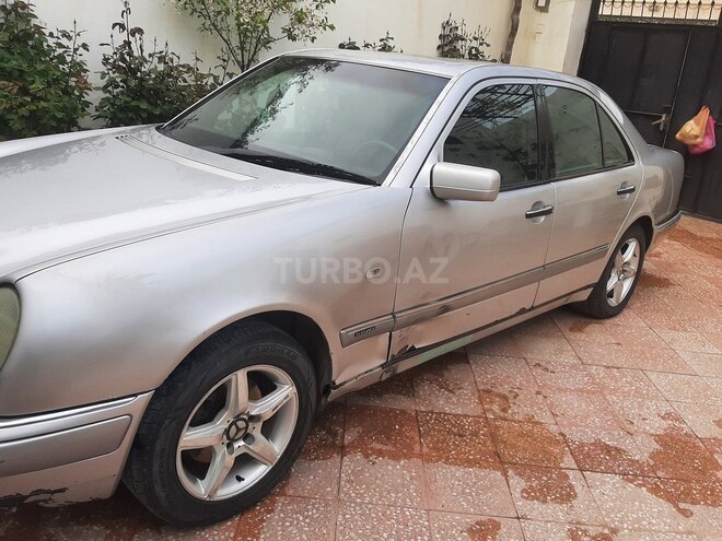 Mercedes E 230 1996, 200,000 km - 2.3 l - Bakı
