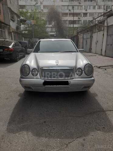 Mercedes E 240 1997, 300,000 km - 2.4 l - Bakı