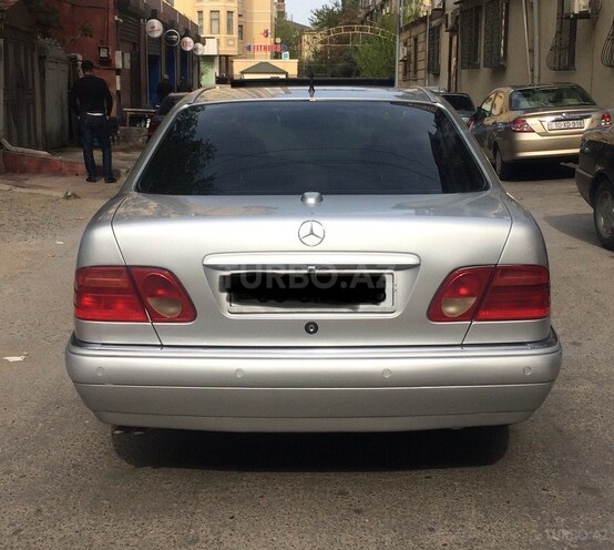 Mercedes E 240 1997, 300,000 km - 2.4 l - Bakı