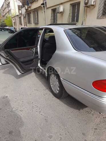 Mercedes E 240 1997, 300,000 km - 2.4 l - Bakı