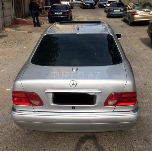Mercedes E 240 1997, 300,000 km - 2.4 l - Bakı