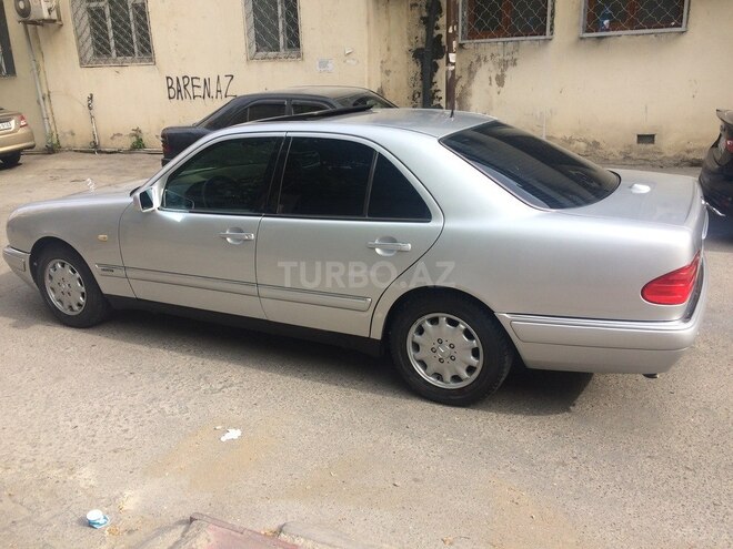 Mercedes E 240 1997, 300,000 km - 2.4 l - Bakı
