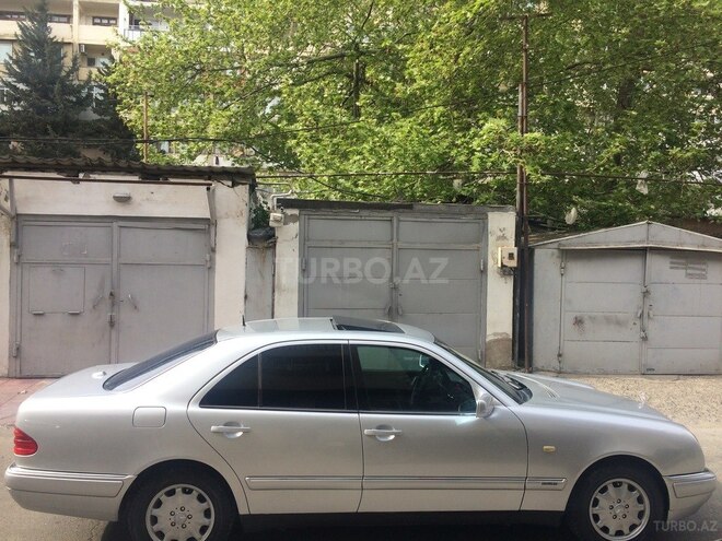 Mercedes E 240 1997, 300,000 km - 2.4 l - Bakı