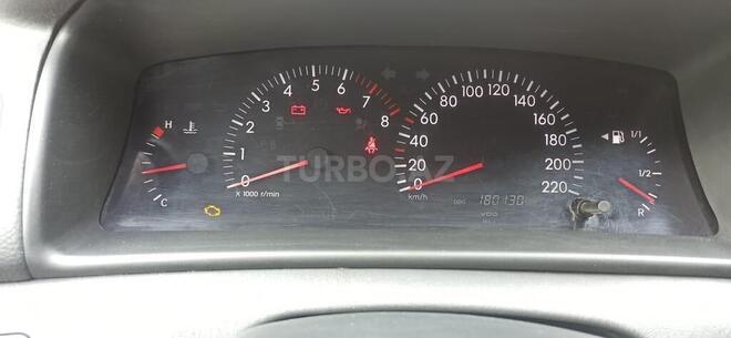 Toyota Corolla 2005, 181,000 km - 1.4 l - Bakı