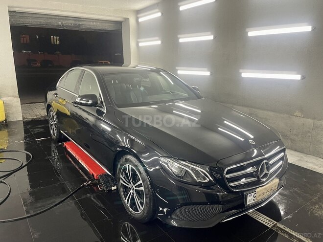 Mercedes E 220 2019, 31,400 km - 2.2 л - Bakı
