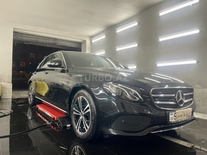 Mercedes E 220 2019, 31,400 km - 2.2 л - Bakı