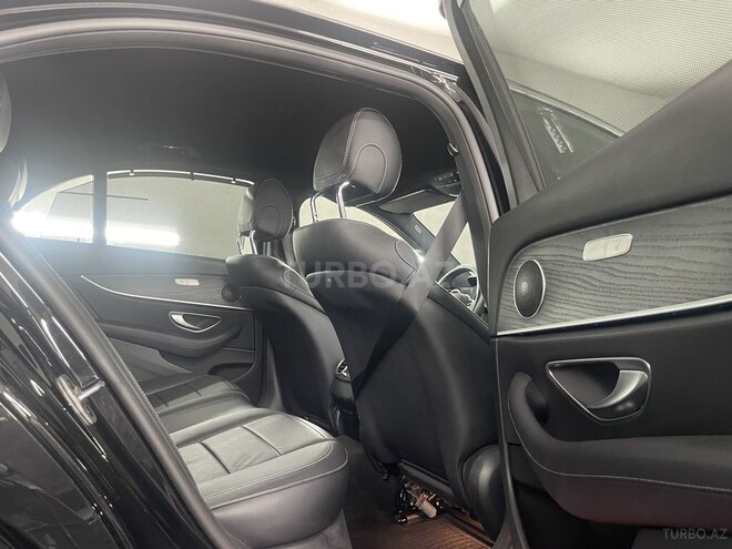 Mercedes E 220 2019, 31,400 km - 2.2 л - Bakı