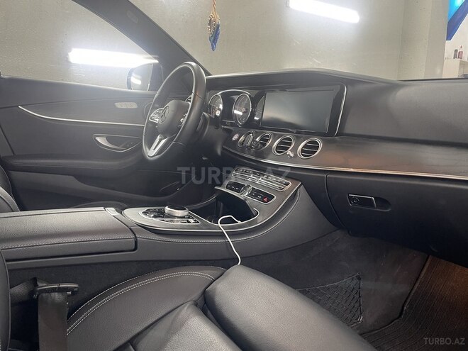 Mercedes E 220 2019, 31,400 km - 2.2 л - Bakı