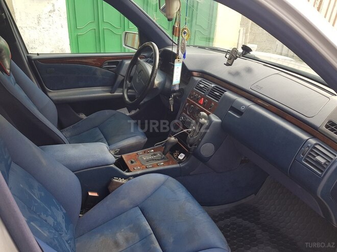 Mercedes E 230 1995, 566,400 km - 2.3 l - Bakı