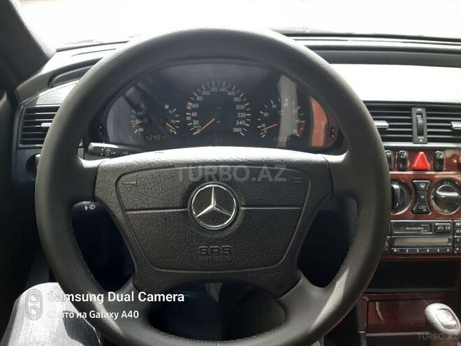 Mercedes C 240 1999, 250,000 km - 2.4 л - Xırdalan
