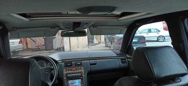 Mercedes E 240 2001, 300,000 km - 2.6 l - Bakı