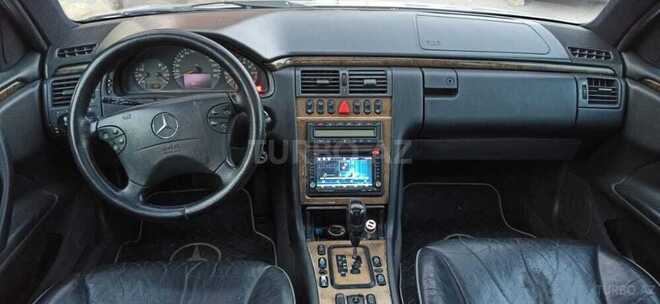 Mercedes E 240 2001, 300,000 km - 2.6 l - Bakı
