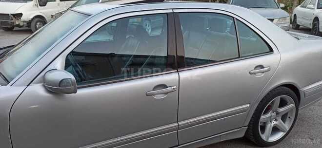 Mercedes E 240 2001, 300,000 km - 2.6 l - Bakı
