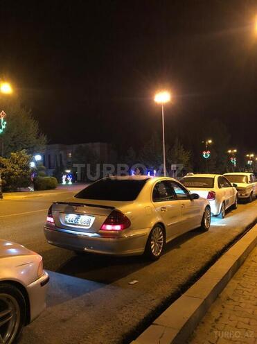 Mercedes E 240 2004, 290,000 km - 2.4 l - Masallı