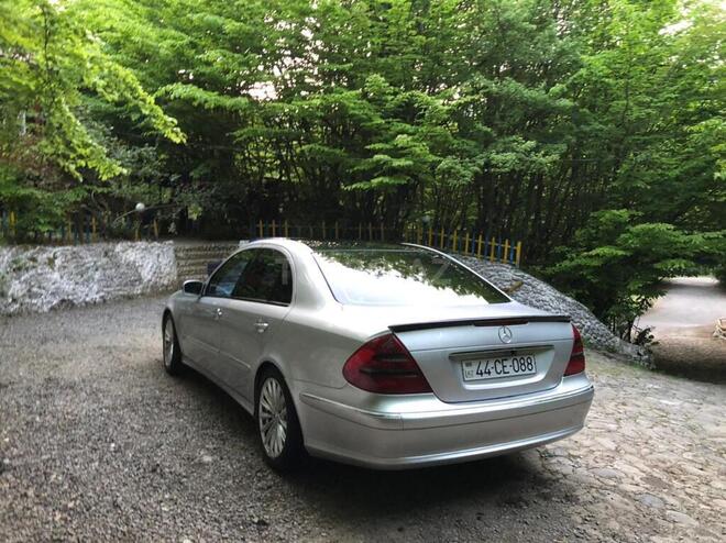 Mercedes E 240 2004, 290,000 km - 2.4 l - Masallı