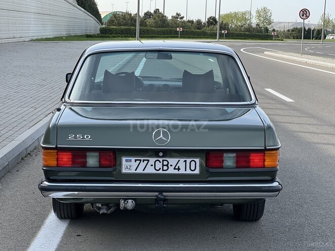 Mercedes E 250 1982, 271,000 km - 2.5 l - Bakı