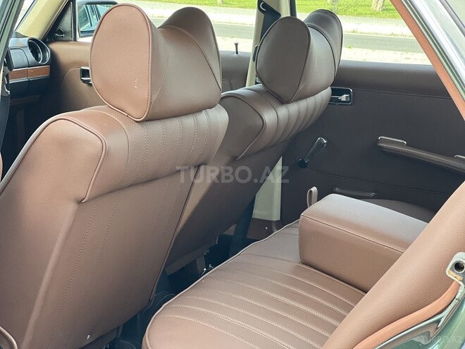 Mercedes E 250 1982, 271,000 km - 2.5 l - Bakı