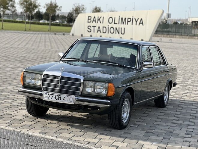Mercedes E 250 1982, 271,000 km - 2.5 l - Bakı