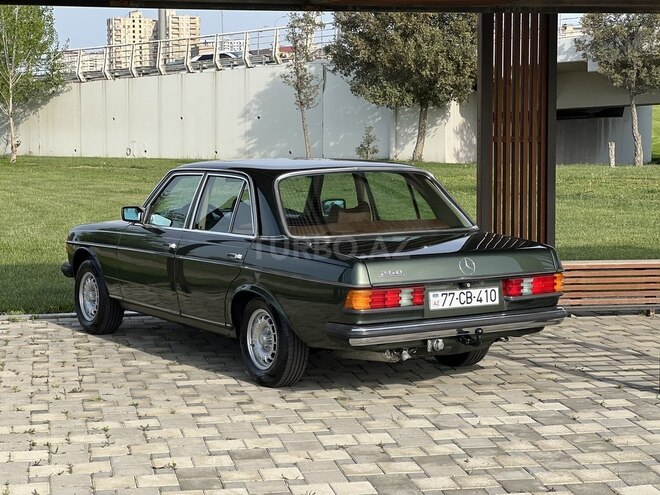 Mercedes E 250 1982, 271,000 km - 2.5 l - Bakı