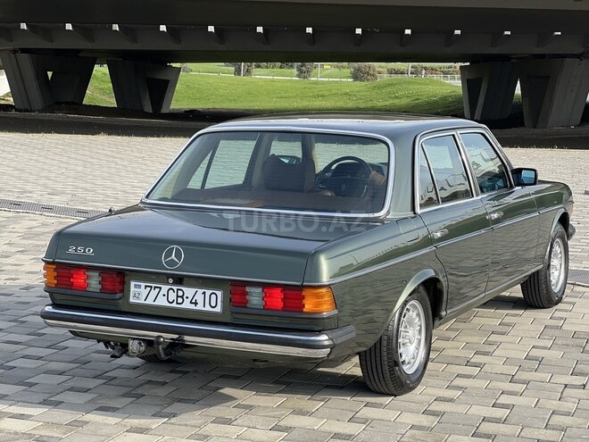 Mercedes E 250 1982, 271,000 km - 2.5 l - Bakı