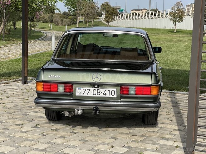 Mercedes E 250 1982, 271,000 km - 2.5 l - Bakı