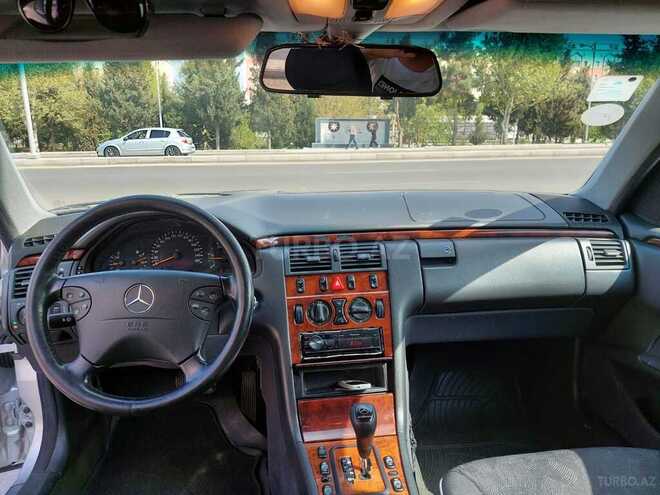 Mercedes E 270 1999, 260,000 km - 2.7 l - Gəncə