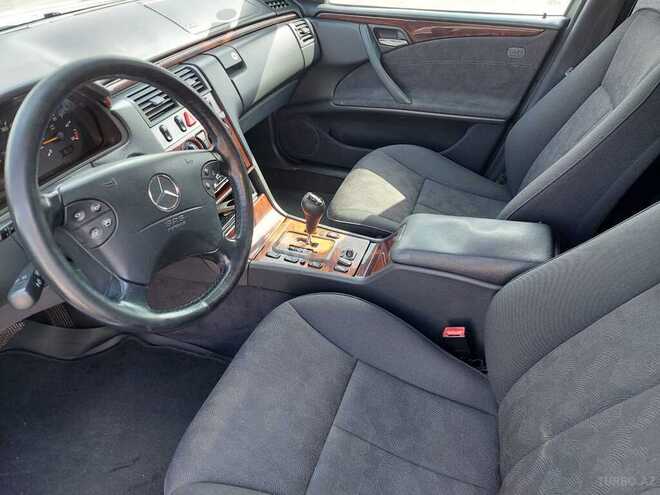 Mercedes E 270 1999, 260,000 km - 2.7 l - Gəncə