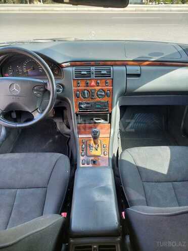 Mercedes E 270 1999, 260,000 km - 2.7 l - Gəncə