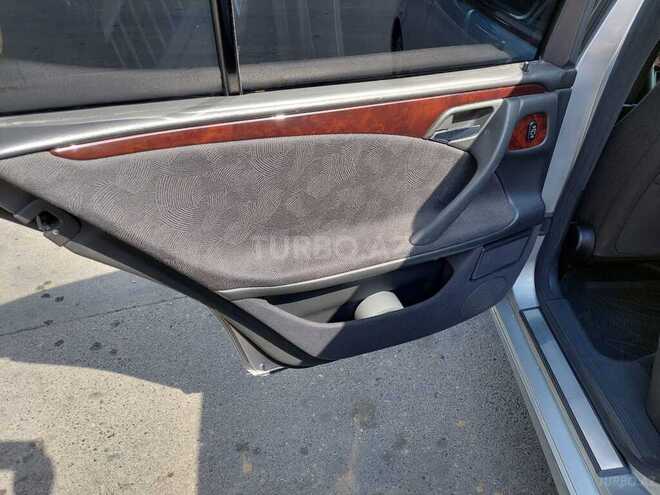 Mercedes E 270 1999, 260,000 km - 2.7 l - Gəncə