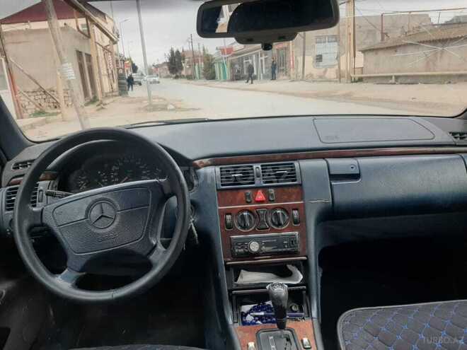 Mercedes E 220 1996, 20,000 km - 2.2 l - Bakı