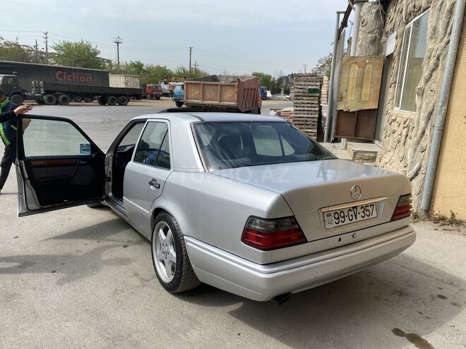 Mercedes E 220 1994, 380,728 km - 2.2 l - Bakı