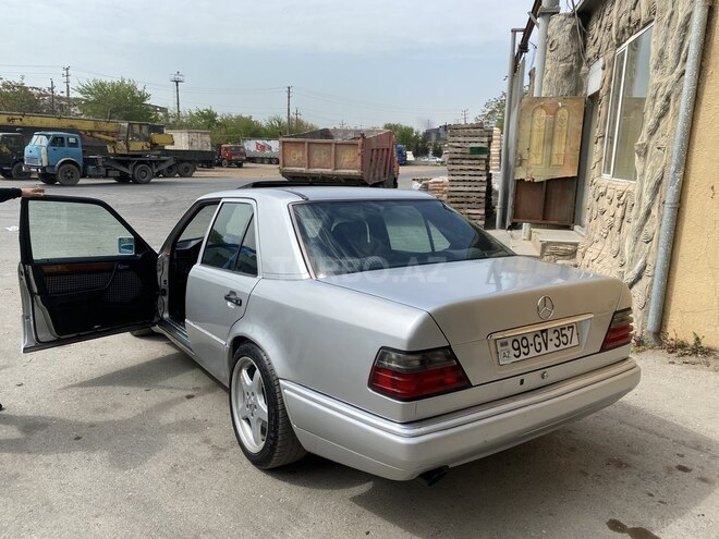 Mercedes E 220 1994, 380,728 km - 2.2 l - Bakı