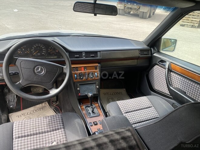 Mercedes E 220 1994, 380,728 km - 2.2 l - Bakı