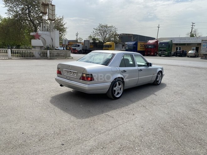 Mercedes E 220 1994, 380,728 km - 2.2 l - Bakı