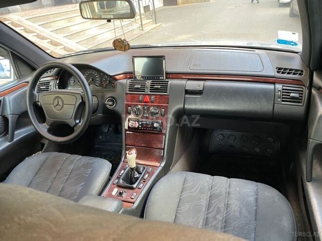 Mercedes E 200 1999, 305,000 km - 2.0 l - Xırdalan