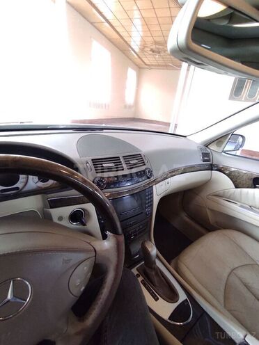 Mercedes E 240 2004, 158,600 km - 2.6 л - Şəmkir