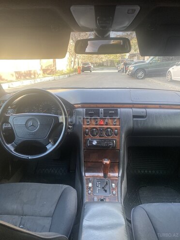 Mercedes E 290 1998, 351,000 km - 2.9 l - Bakı