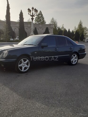 Mercedes E 240 1998, 325,000 km - 2.4 l - Gəncə