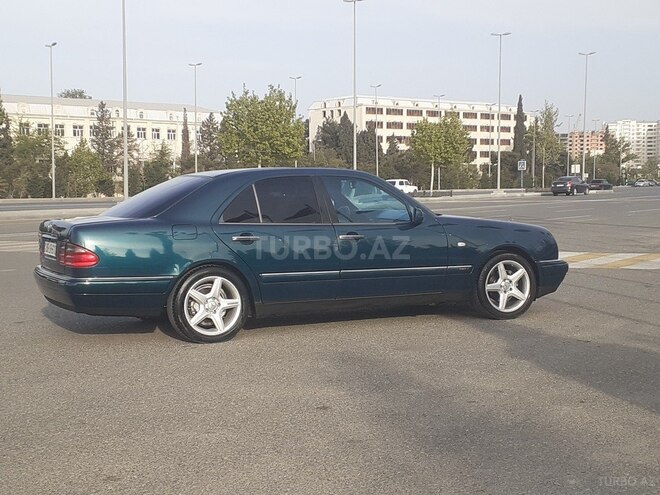 Mercedes E 240 1998, 325,000 km - 2.4 l - Gəncə