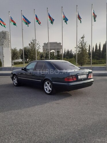Mercedes E 240 1998, 325,000 km - 2.4 l - Gəncə