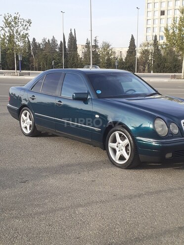 Mercedes E 240 1998, 325,000 km - 2.4 l - Gəncə
