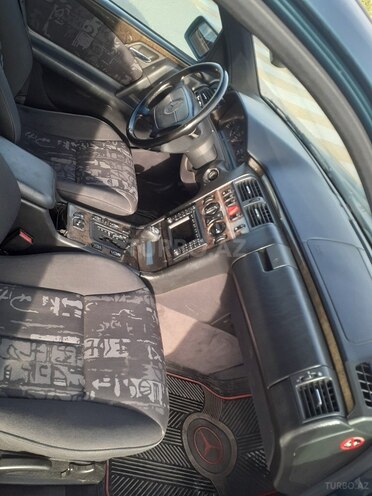 Mercedes E 240 1998, 325,000 km - 2.4 l - Gəncə