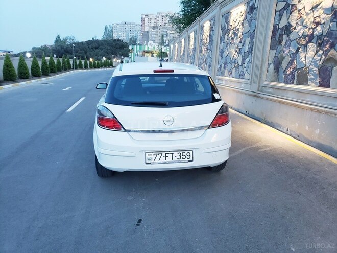 Opel Astra 2009, 153,600 km - 1.4 l - Bakı