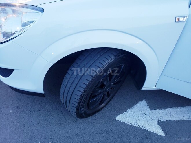 Opel Astra 2009, 153,600 km - 1.4 l - Bakı