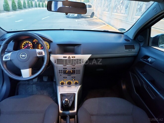 Opel Astra 2009, 153,600 km - 1.4 l - Bakı