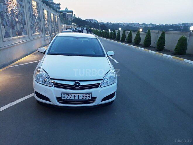 Opel Astra 2009, 153,600 km - 1.4 l - Bakı