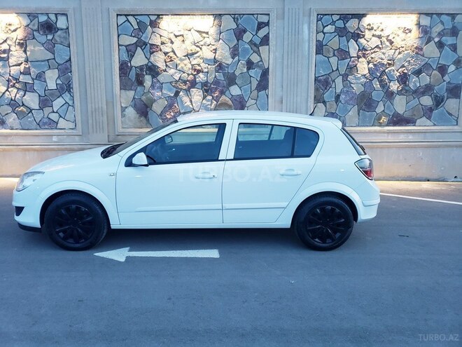 Opel Astra 2009, 153,600 km - 1.4 l - Bakı