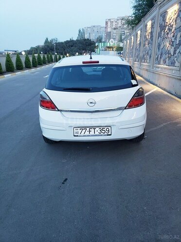 Opel Astra 2009, 153,600 km - 1.4 l - Bakı