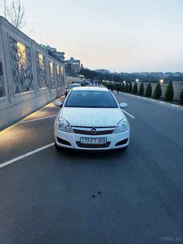 Opel Astra 2009, 153,600 km - 1.4 l - Bakı