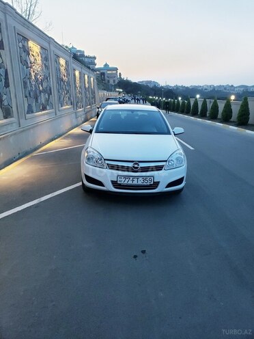 Opel Astra 2009, 153,600 km - 1.4 l - Bakı